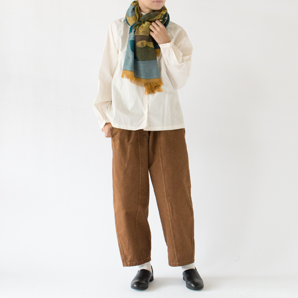 ゆるりとしたコーディネートにも合わせやすい一枚(BLUE・身長163cm)