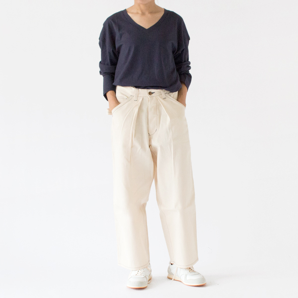 ワンマイルウェアとしても◎(NAVY-L、身長162cm)