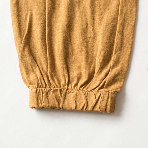 裾は絞って綺麗なシルエットに(YELLOW)