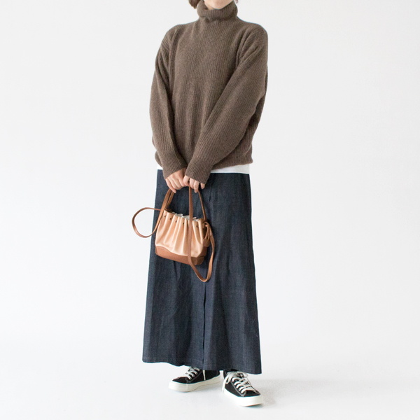 裾に向かって広がる綺麗なAライン(BLUE、身長162cm) 裾に向かって広がる綺麗なAライン(BLUE、身長162cm)