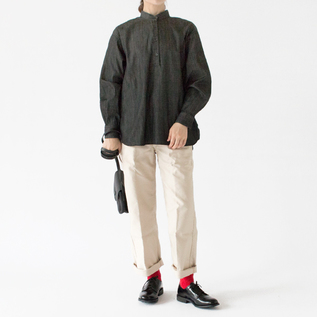 一枚でさらりと着ても主役になるシャツです(BLACK、身長162cm) 一枚でさらりと着ても主役になるシャツです(BLACK、身長162cm)