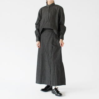 同じ素材のデニムシャツとセットアップで着るのもおすすめ(BLACK、身長162cm) 同じ素材のデニムシャツとセットアップで着るのもおすすめ(BLACK、身長162cm)