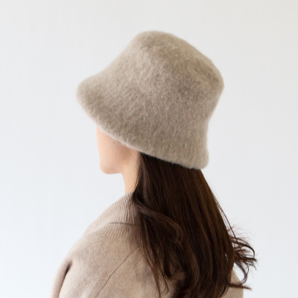 顔周りや耳もあたたかく包んでくれます(BEIGE) 顔周りや耳もあたたかく包んでくれます(BEIGE)