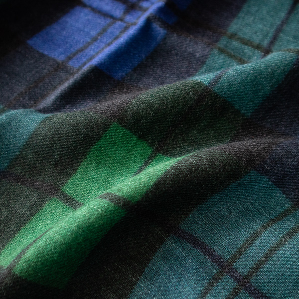 色の重なりによって新たな色が生まれ、他では見られないような色合いが楽しめます(GREEN)