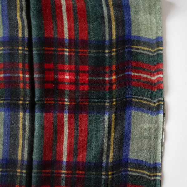 色の重なりによって新たな色が生まれ、他では見られないような色合いが楽しめます(GREEN)