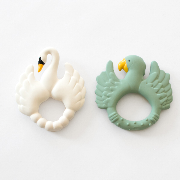左：SWAN　右：PARROT LIGHT GREEN