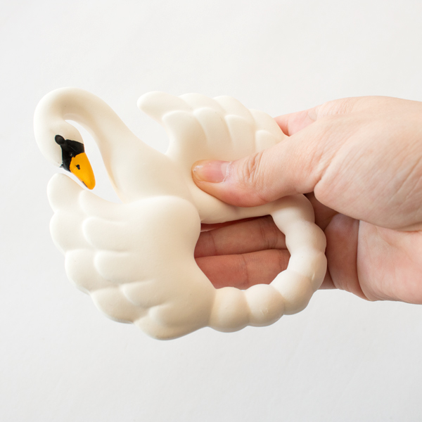 程よく柔らかいので歯固めとして最適です(SWAN)