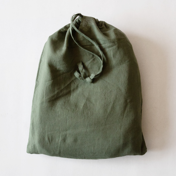 同じ素材でできた収納袋付き 同じ素材でできた収納袋付き