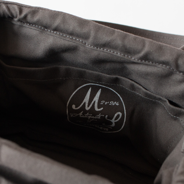 MARVELETSのロゴ入り(CHARCOAL GRAY)
