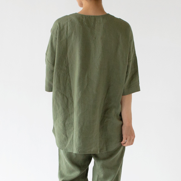 シンプルなバックスタイル(Sサイズ・身長162cm) シンプルなバックスタイル(Sサイズ・身長162cm)