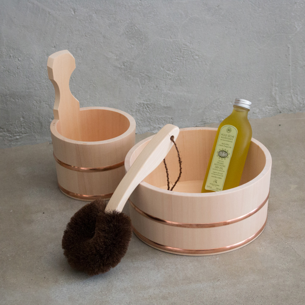 モダンなバスルームにも合う洗練されたデザイン モダンなバスルームにも合う洗練されたデザイン