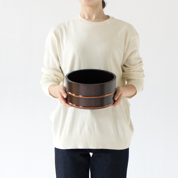 さわら拭き漆湯桶(丸湯桶24cm、身長162cm) さわら拭き漆湯桶(丸湯桶24cm、身長162cm)