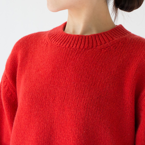 ベーシックで着回しの効くクルーネックニット(サイズ3) ベーシックで着回しの効くクルーネックニット(サイズ3)