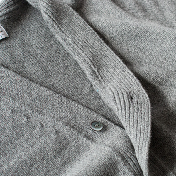 丈夫で長く着るのにも安心な作り(GREY)
