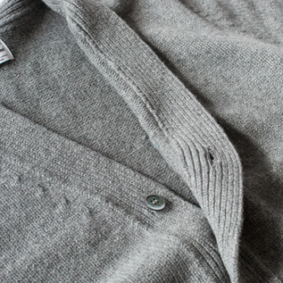 丈夫で長く着るのにも安心な作り(GREY) 丈夫で長く着るのにも安心な作り(GREY)