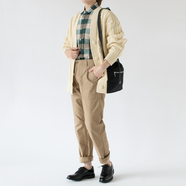 冬にはカーディガンと合わせて(GREEN、身長163cm)