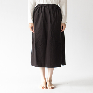 長さがぴったりのオリジナルペチコートも一緒に
