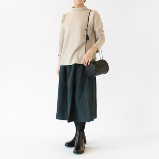シンプルなシルエットながらもこなれた印象に(GRAIGE、身長162cm) シンプルなシルエットながらもこなれた印象に(GRAIGE、身長162cm)
