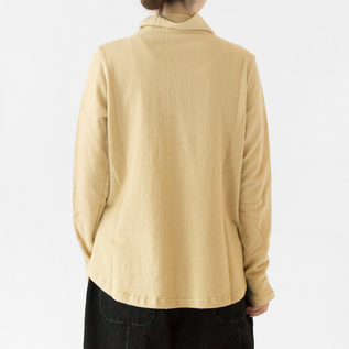 腰回りが隠れる長さ(SMOKY YELLOW、身長162cm) 腰回りが隠れる長さ(SMOKY YELLOW、身長162cm)
