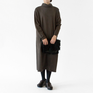 保温性に優れた素材の秋冬に重宝するワンピース(G.OLIVE、身長162cm) 保温性に優れた素材の秋冬に重宝するワンピース(G.OLIVE、身長162cm)