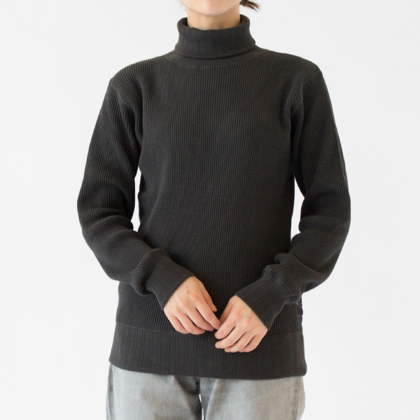 BLACK、身長162cm