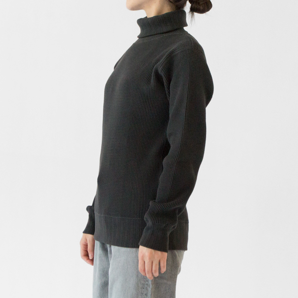 BLACK、身長162cm
