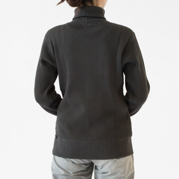 BLACK、身長162cm
