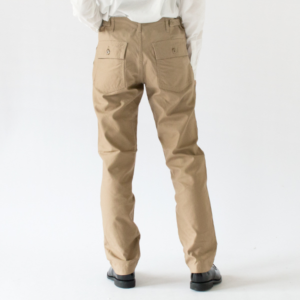 身長：163cm(KHAKI S)