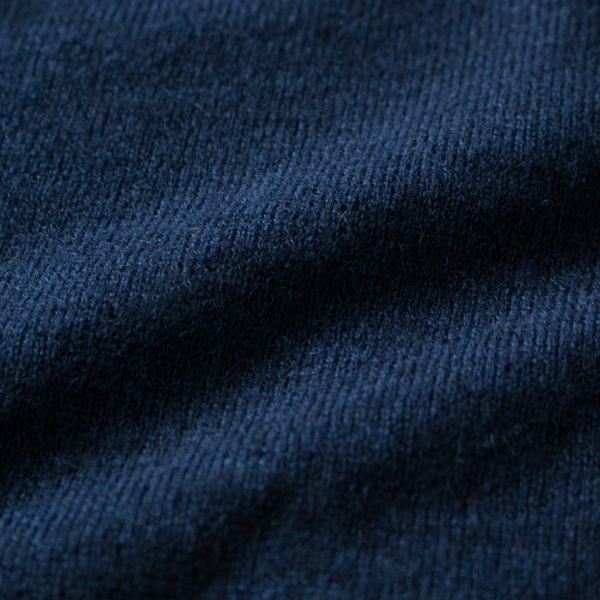 カシミヤ100%の生地よりも扱いやすく普段使いしやすい素材(NAVY) カシミヤ100%の生地よりも扱いやすく普段使いしやすい素材(NAVY)