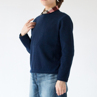 カシミヤウールクルーネックセーター(NAVY、身長162cm)
