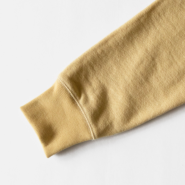 太めのリブが愛らしいデザイン(BUTTER)