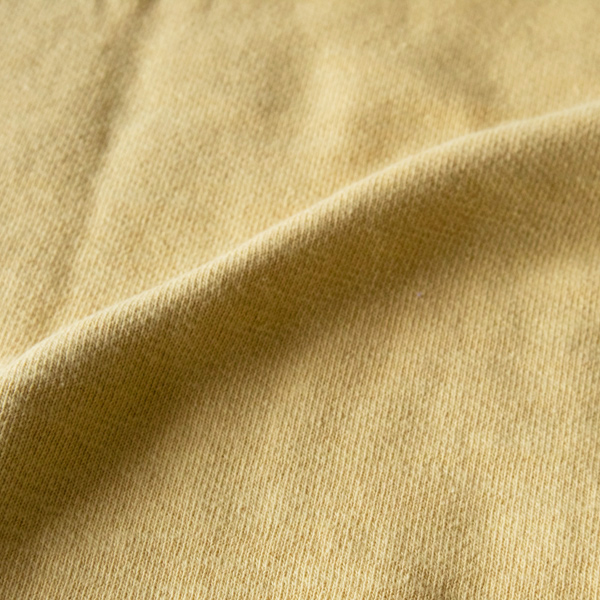 肉厚ながら柔らかなGG生地(BUTTER)