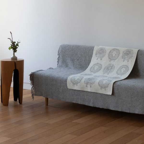 ほわほわの肌触りが、身体を優しく暖かく包んでくれます ほわほわの肌触りが、身体を優しく暖かく包んでくれます