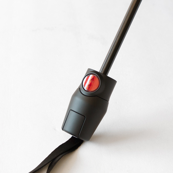 自動開閉機能付きの持ち手