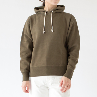 KHAKI・身長162cm KHAKI・身長162cm