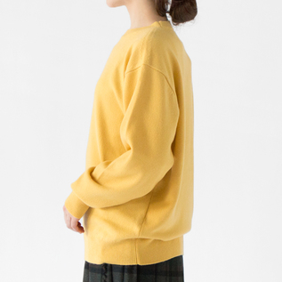 YELLOW、身長162cm
