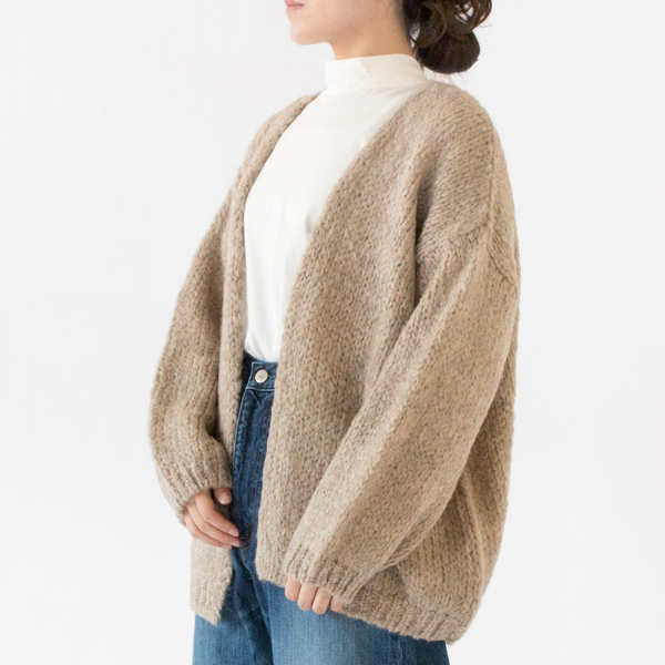 ふんわりと丸いシルエットで、女性らしい雰囲気 (BEIGE、身長162cm) ふんわりと丸いシルエットで、女性らしい雰囲気 (BEIGE、身長162cm)