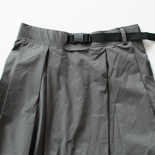 洋服のスカートのような雰囲気を意識して取り入れたタック(GREY) 洋服のスカートのような雰囲気を意識して取り入れたタック(GREY)