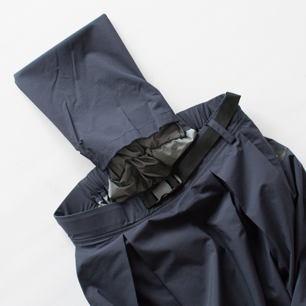 ヒップに付いたインナーポケット(NAVY)