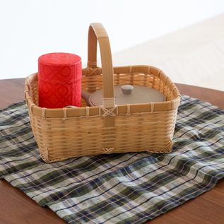 手提げかご／公長齋小菅（こうちょうさいこすが）｜愛着を持ってずっと