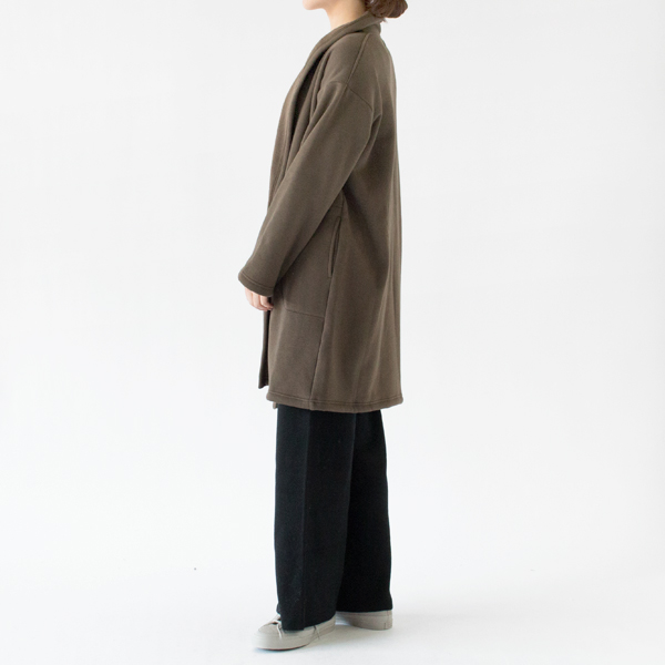 KHAKI、身長162cm