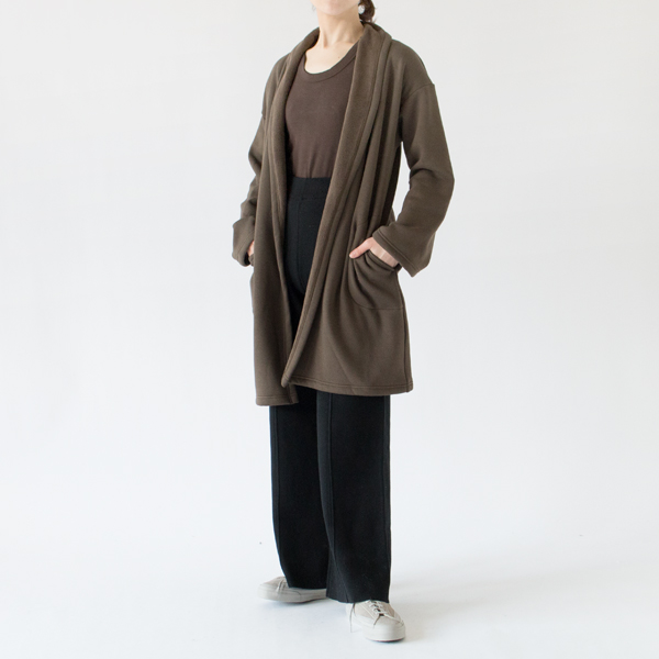 暖かさとおしゃれさの両方を叶えたい方にぴったりな一着(KHAKI、身長162cm)
