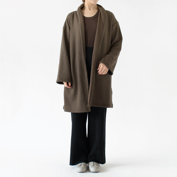 KHAKI、身長162cm