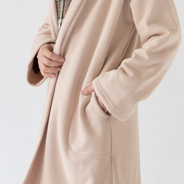 小物を入れるのに便利なポケット付き(BEIGE)