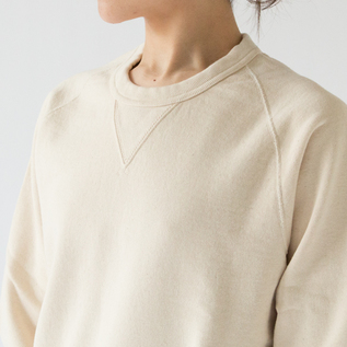 襟ぐりを補強する両Vガゼット(NATURAL) 襟ぐりを補強する両Vガゼット(NATURAL)