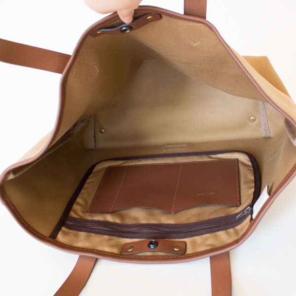 内側は、外側と同系色の生地を使っています(KHAKI) 内側は、外側と同系色の生地を使っています(KHAKI)