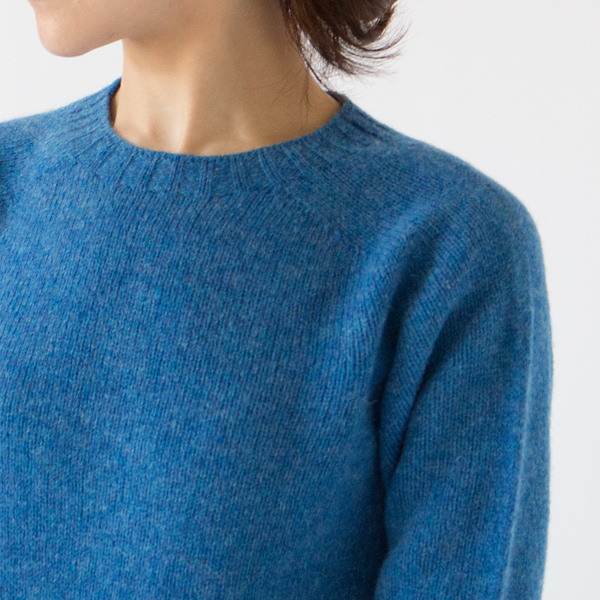 シームレスニッティング(輪編み)で、ごわつき感のない快適な着心地 シームレスニッティング(輪編み)で、ごわつき感のない快適な着心地