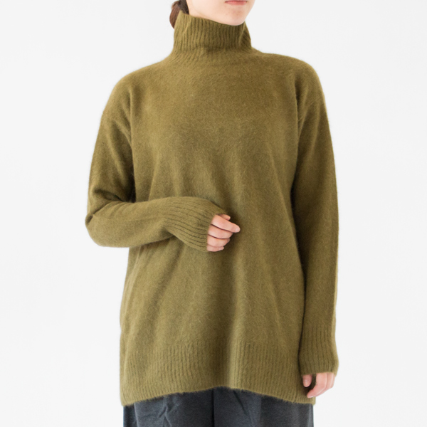 KHAKI、身長162cm
