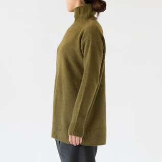 KHAKI、身長162cm