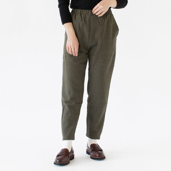 KHAKI、身長162cm